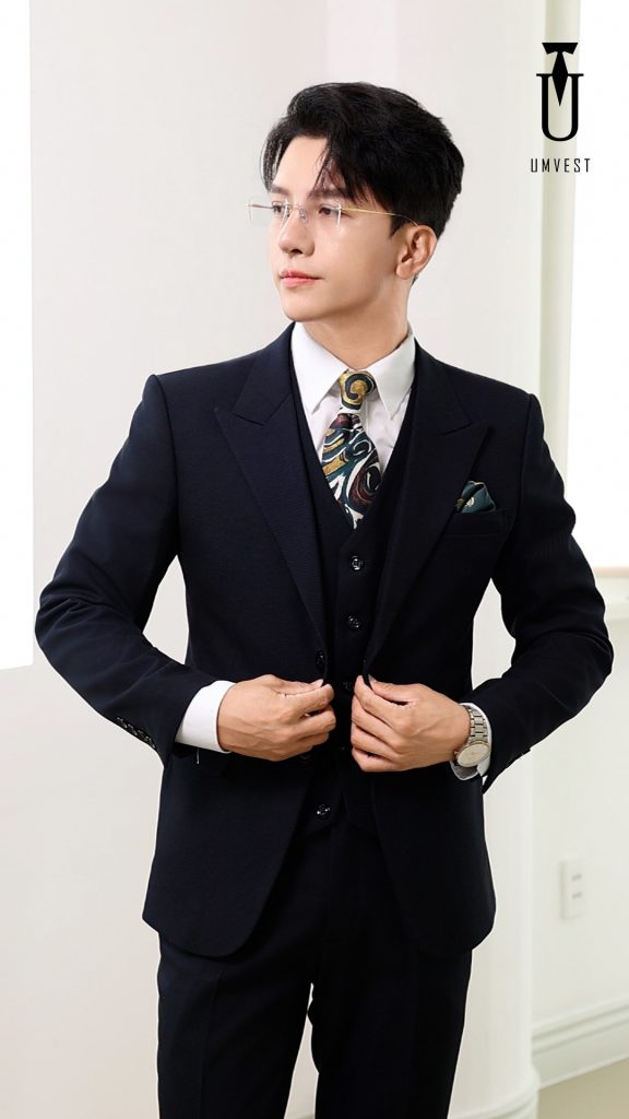 Vest Nam Đen Trơn là loại vest phù hợp với mọi người