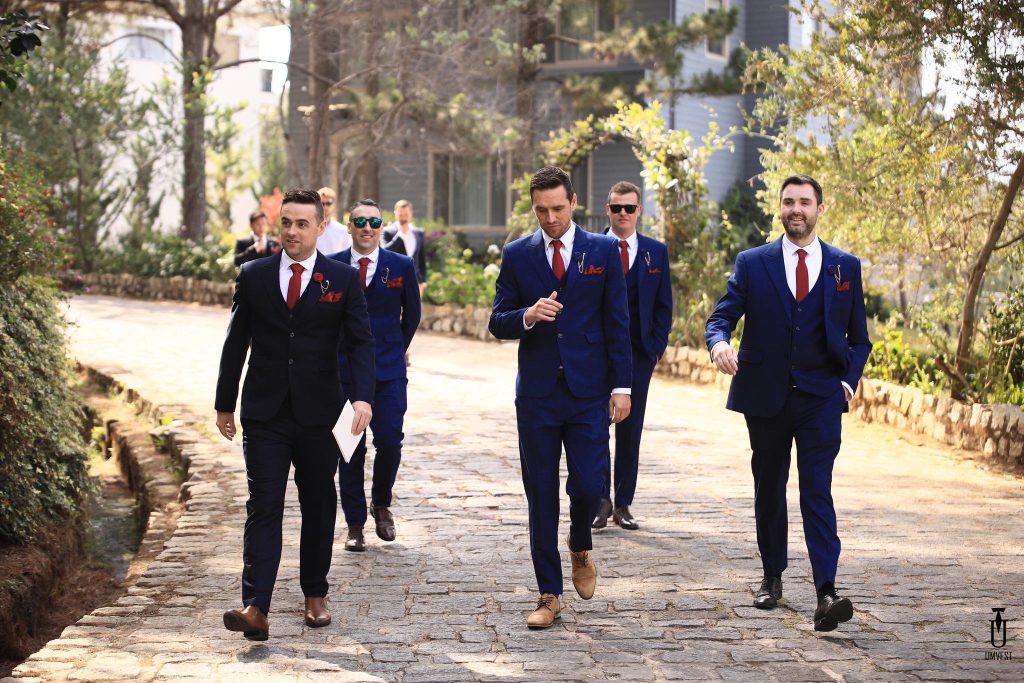 Nổi bật trong bộ vest trang trọng được là chính mình