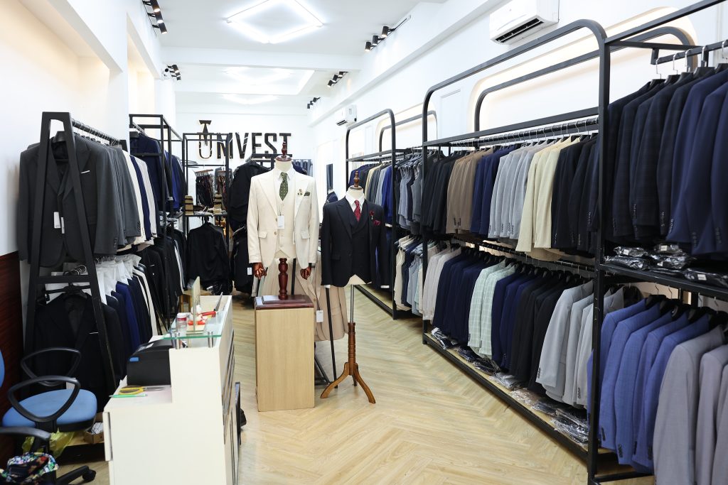 Chi phí rẻ nhưng mà vest đẹp vì luôn có các dịp sale lớn