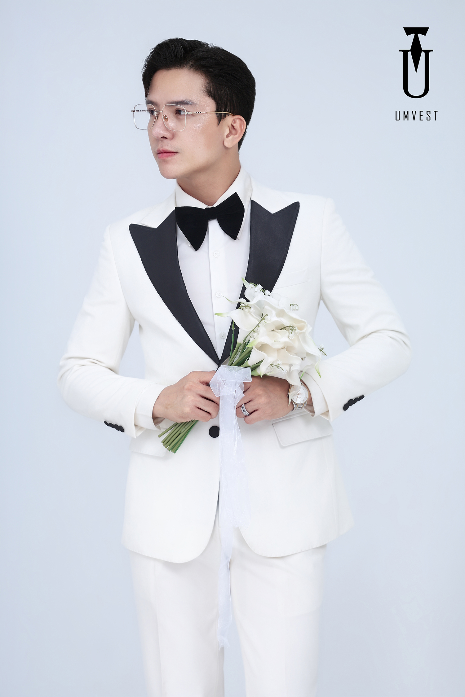 Tuxedo Cưới Trắng Ve Nhọn Đen